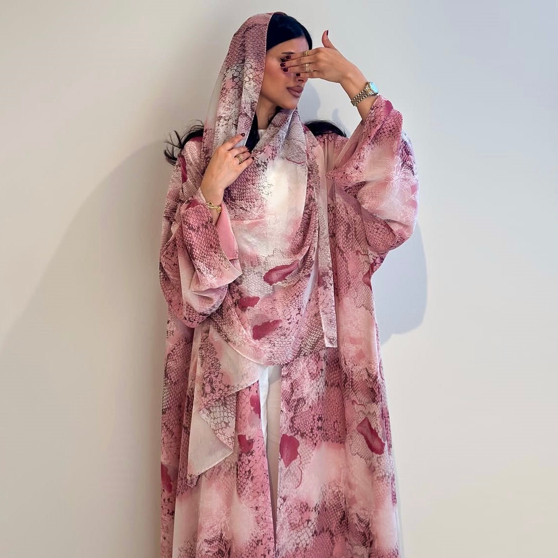 The Rosé Serpentine Abaya Set