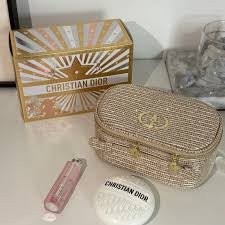 Dior limited - edition Holiday pouch 2025 - Elara Global