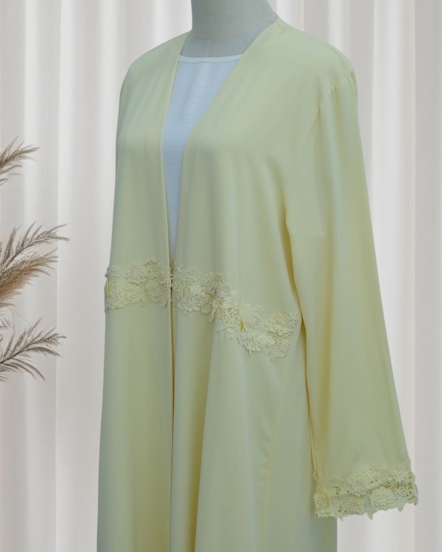 The Élise Lace-Trimmed Abaya Set (IA185)