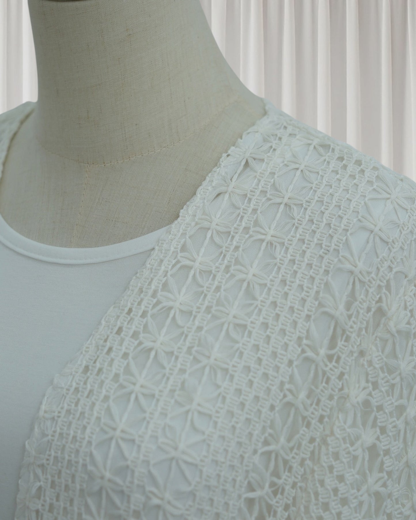 The Noire Mesh Abaya Set (IA187)