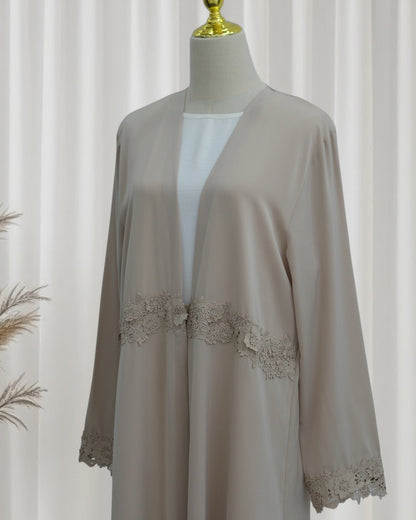 The Élise Lace-Trimmed Abaya Set (IA185)