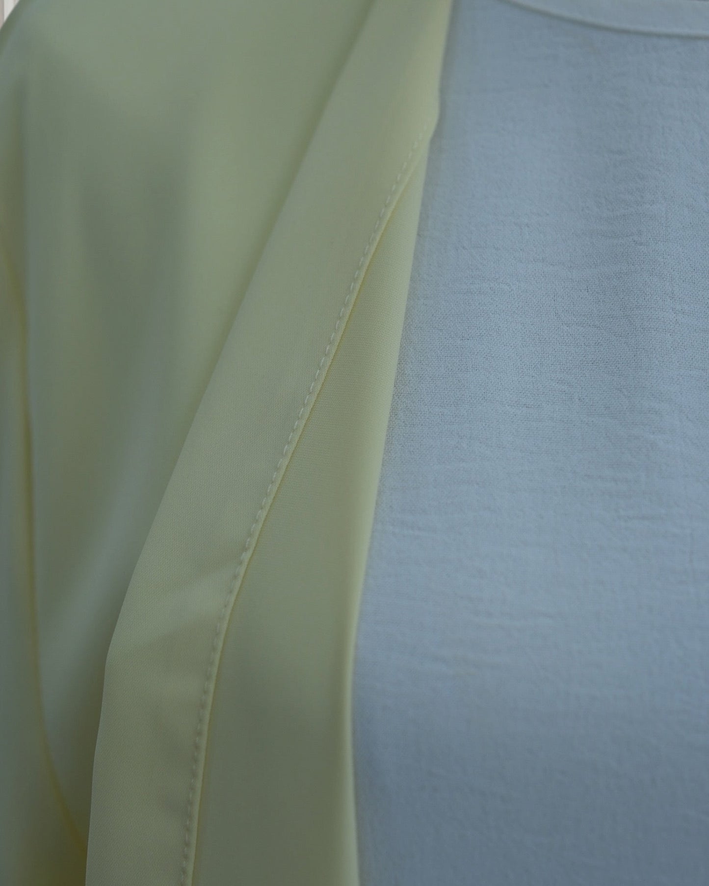 The Élise Lace-Trimmed Abaya Set (IA185)