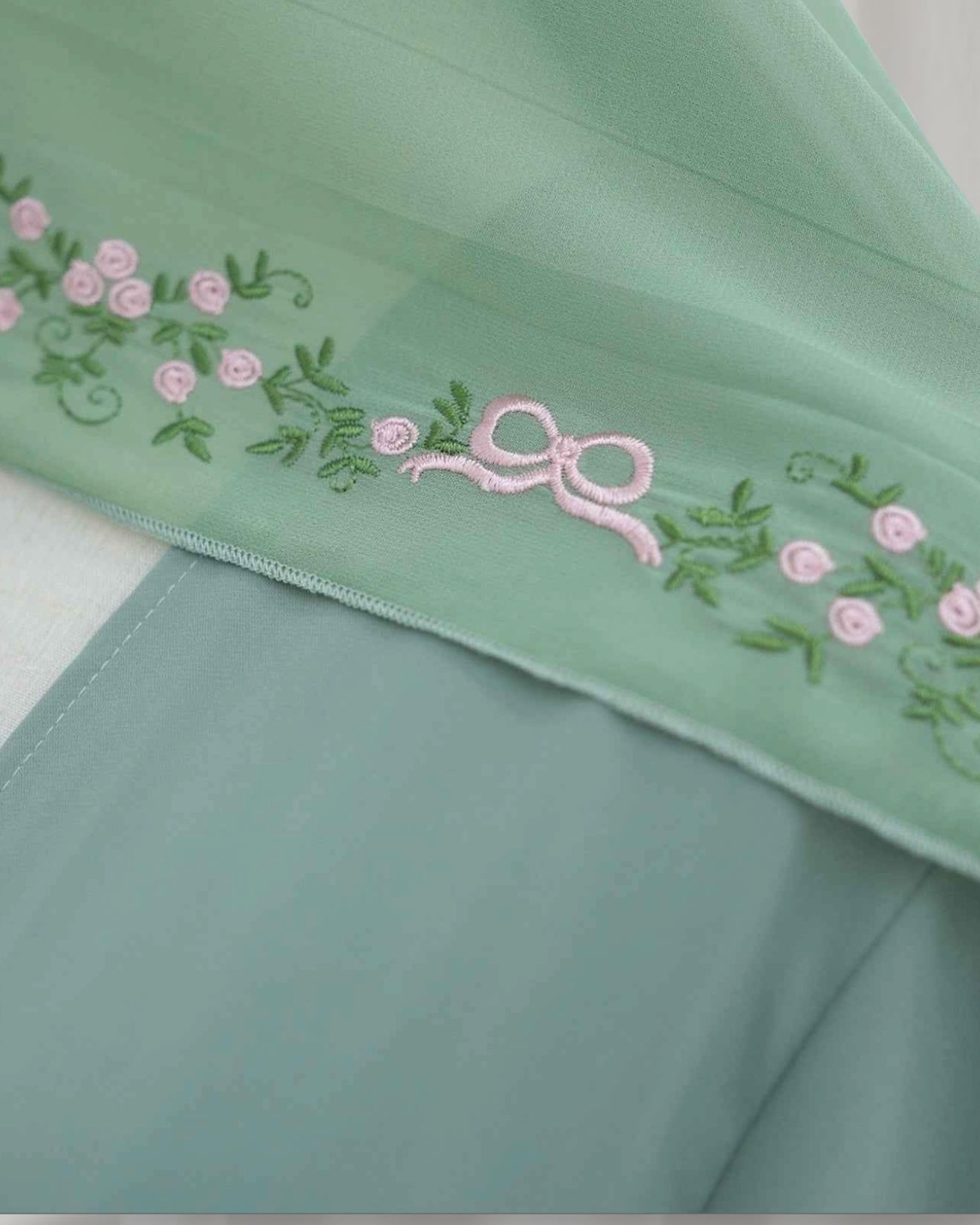 Rosette Floral Embroidered Abaya Set (EG143)