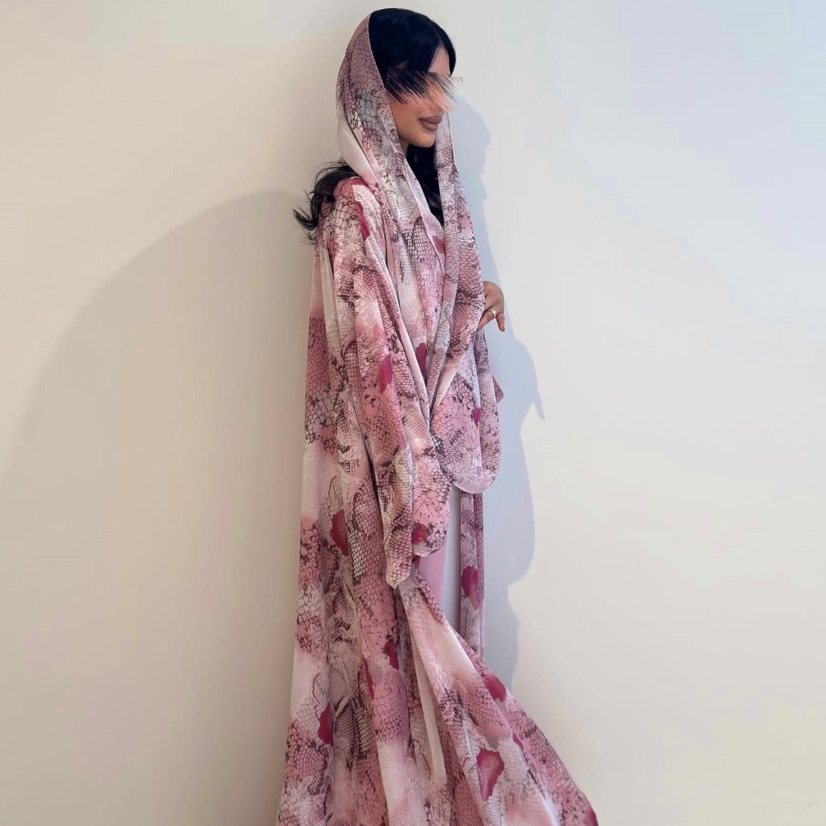 The Rosé Serpentine Abaya Set