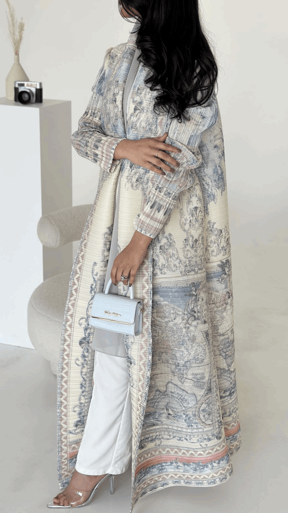 Amira Pleated Abaya
