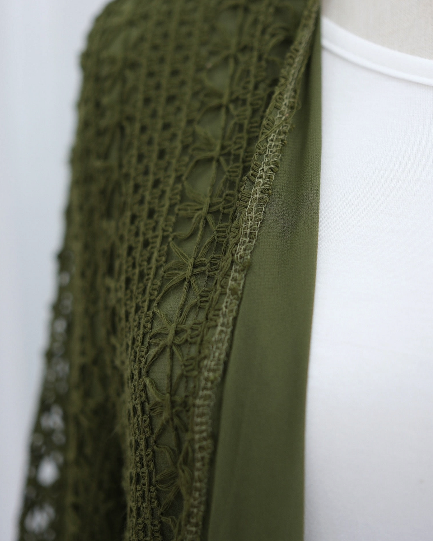 The Noire Mesh Abaya Set (IA187)