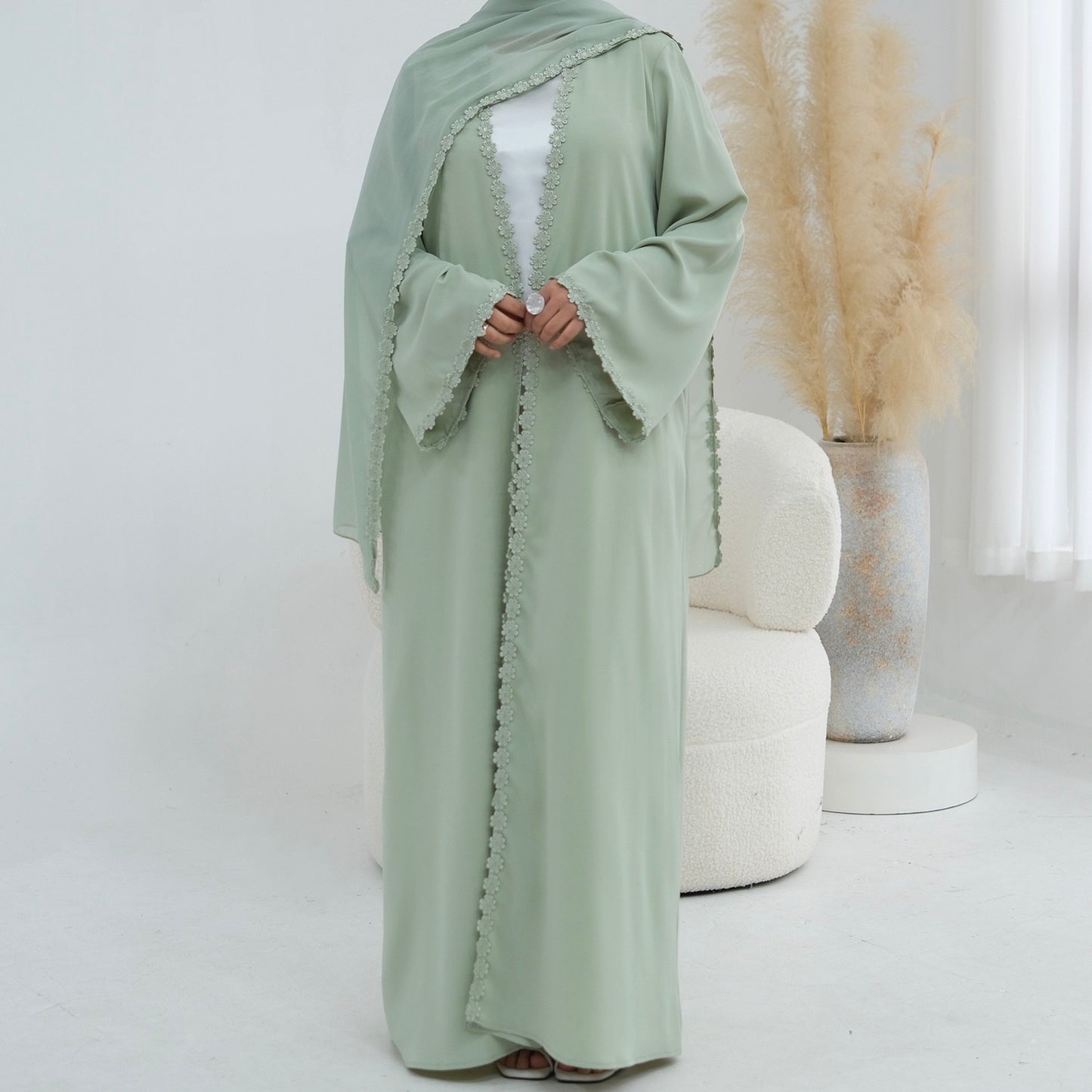 The Bloom Abaya Couture 
(EG137)