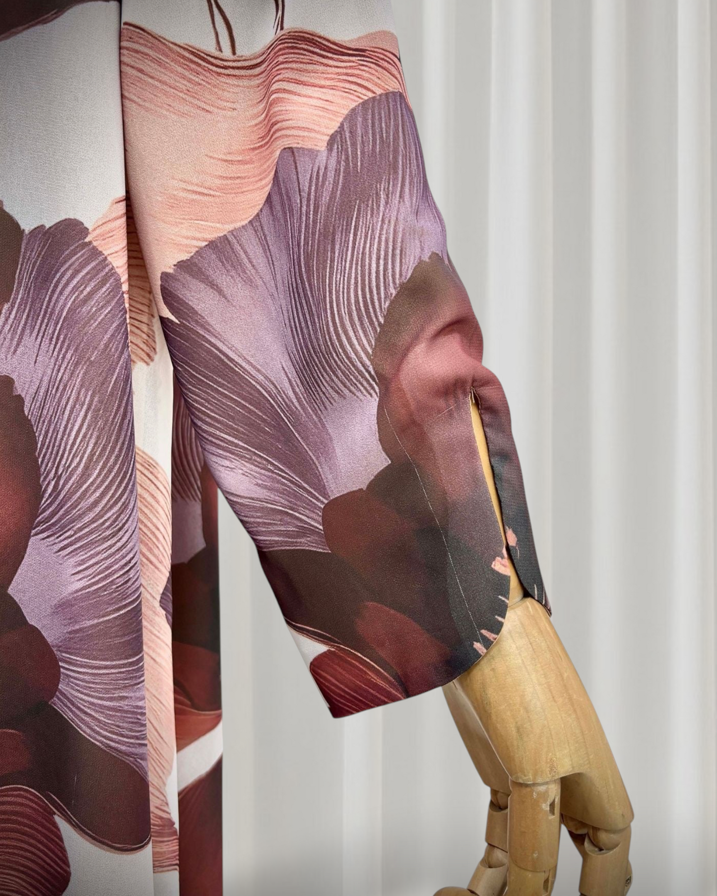 The Petal Essence Abaya (IA181)