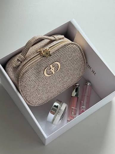 Dior limited - edition Holiday pouch 2025 - Elara Global