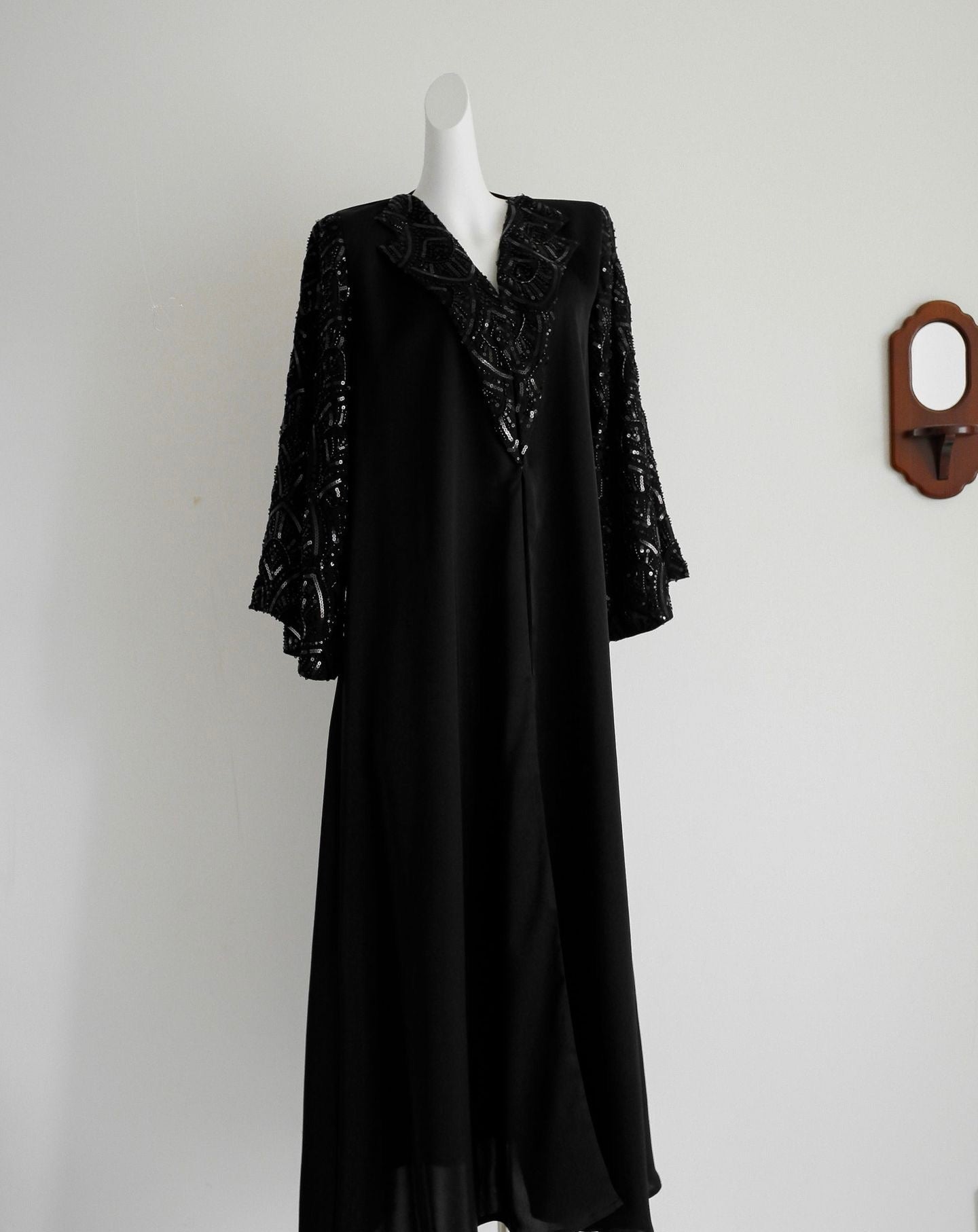 Handmade Beaded Luxury Abaya With Hijab (EG111) - Elara Global